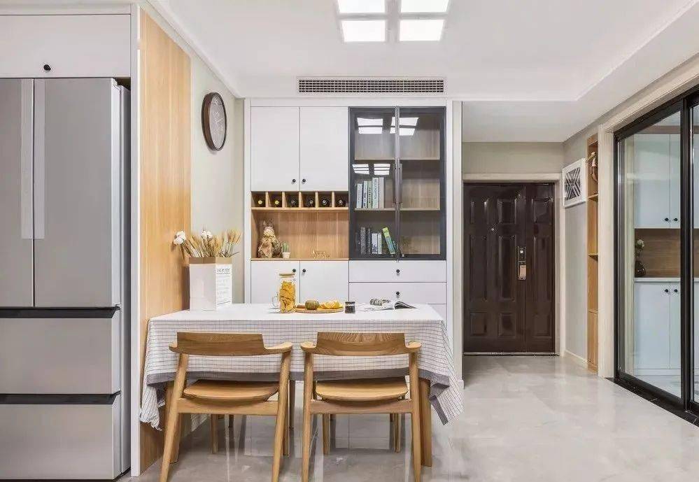 瓷磚選購(gòu)攻略小技巧：鋪貼地面選哪種好？亮光磚還是柔光磚